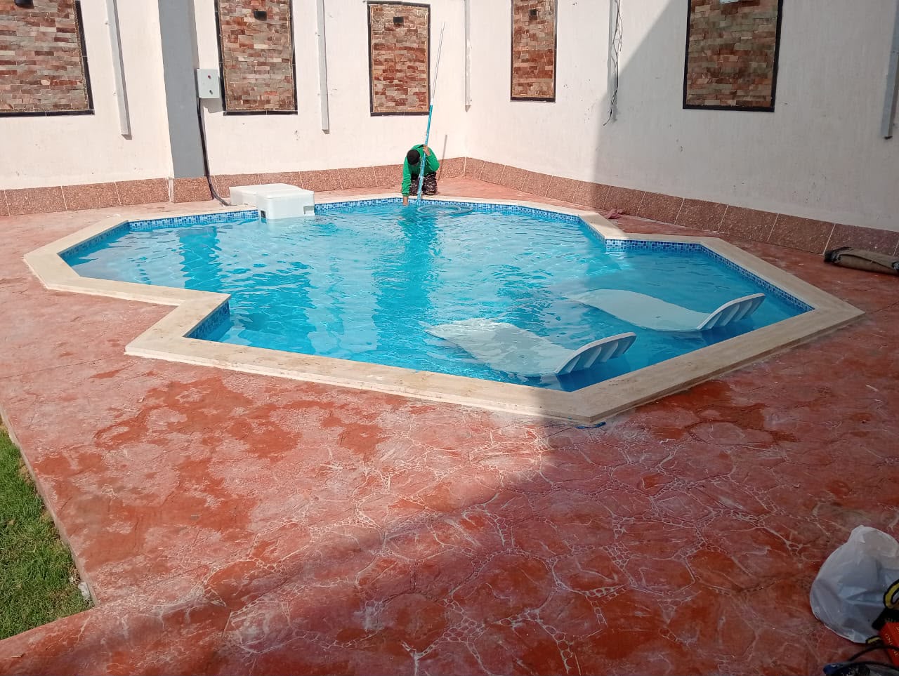 Custom geometric swimming pool
