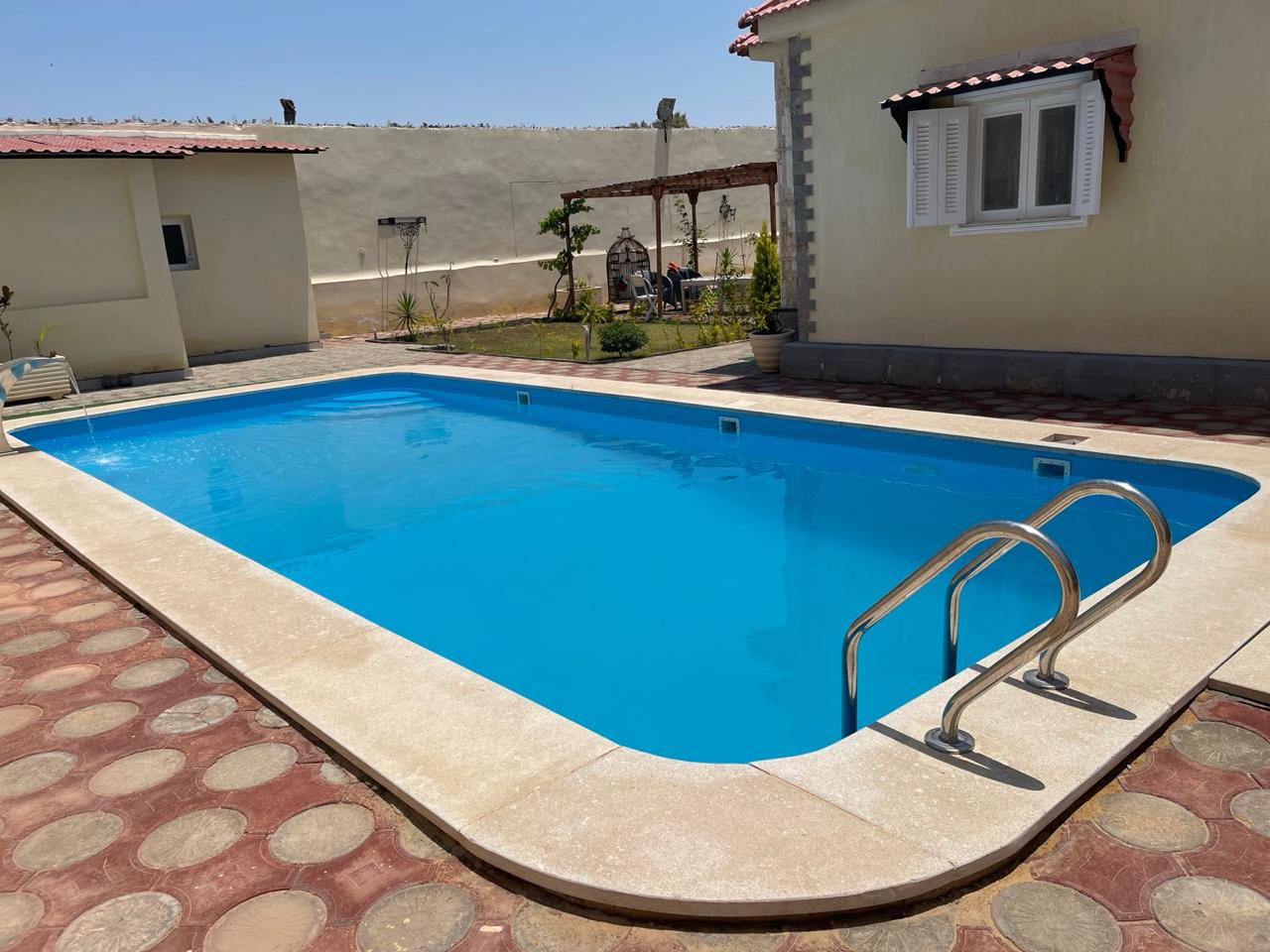 Residential rectangular swimming pool